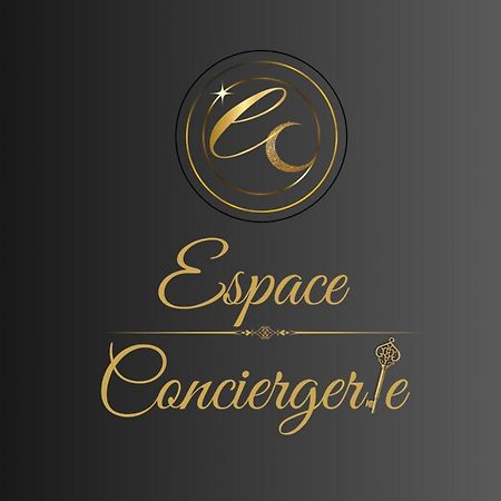 Grand Appartement Avec Balcon Et Parking Gratuit Sur Place Париж Екстериор снимка