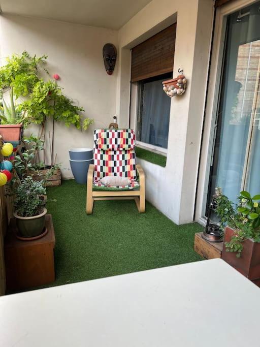 Grand Appartement Avec Balcon Et Parking Gratuit Sur Place Париж Екстериор снимка